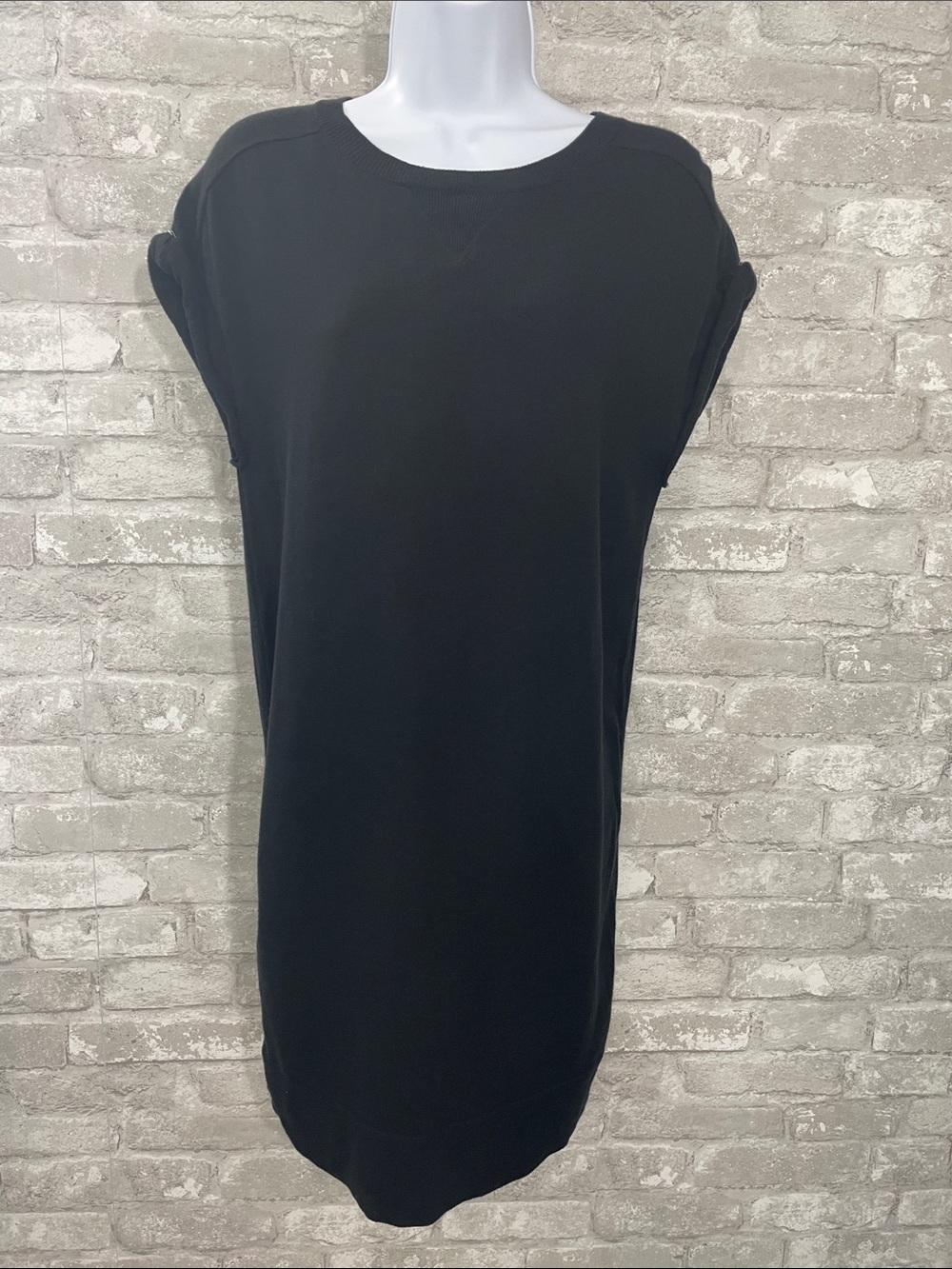 Vince Black Crewneck Cuffed Cap-Sleeve Shift Sweater Dress
